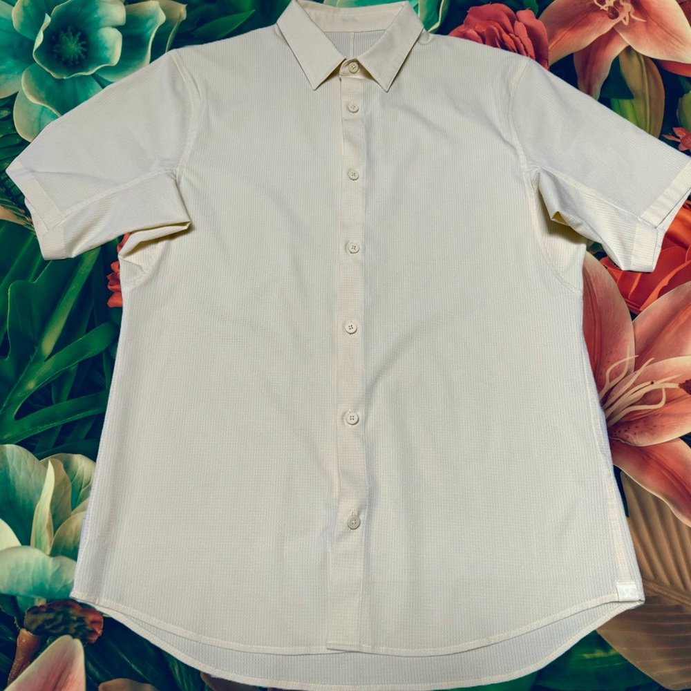 Lululemon - Airing Easy Short Sleeve Button Down - Small